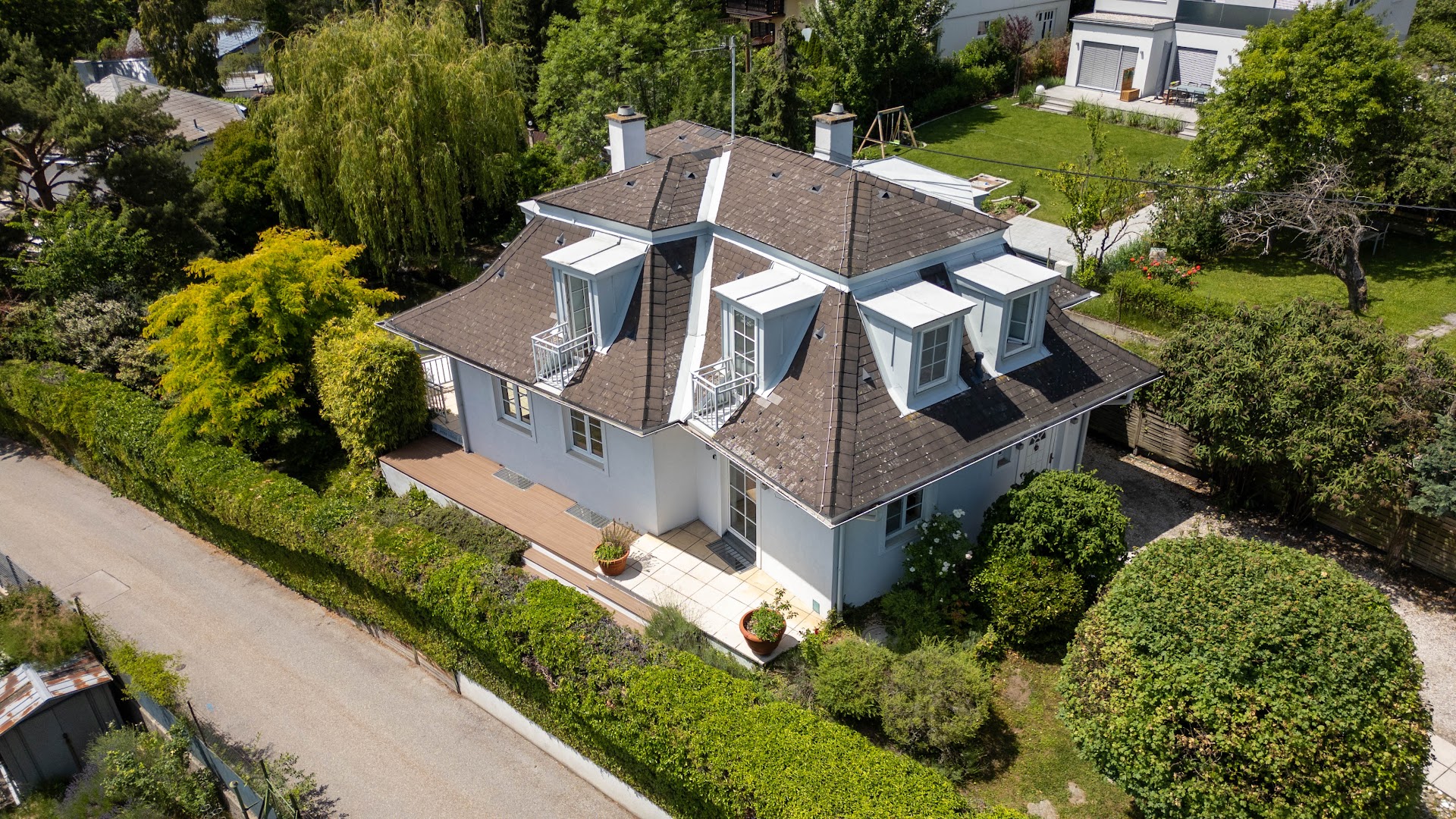 Luftaufnahme der Villa in Neuwaldegg